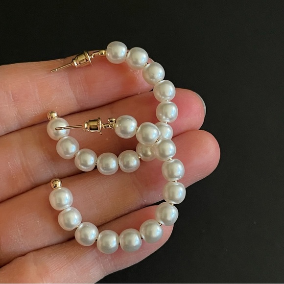 Gold Pearl Hoop Fashion Earrings - NWT - Picture 8 of 8